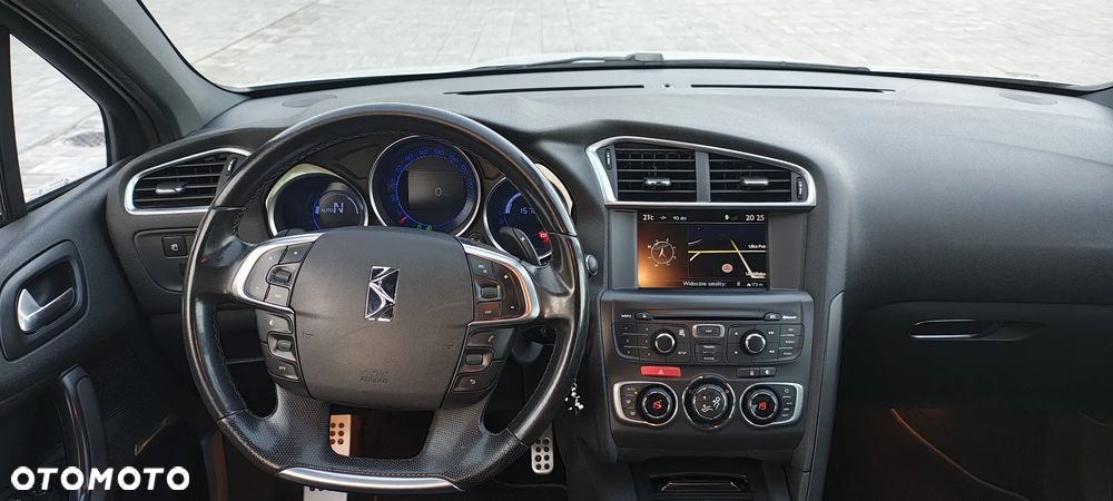 Citroën DS4 1.6 e-HDi SoChic MCP - 15
