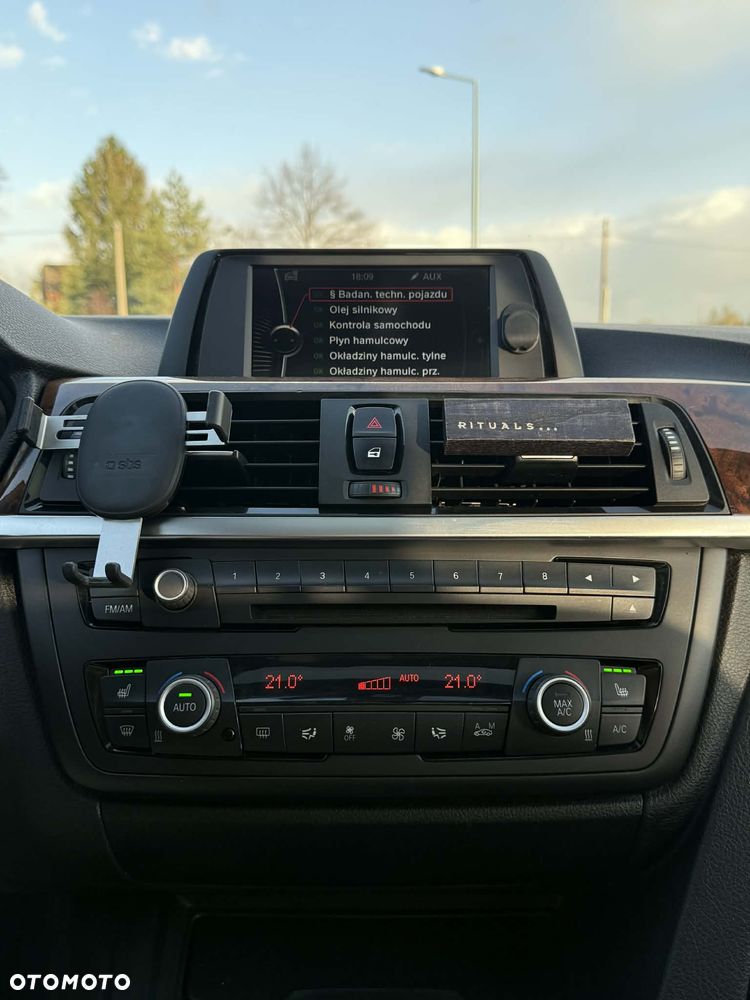 BMW Seria 3 328i xDrive - 18