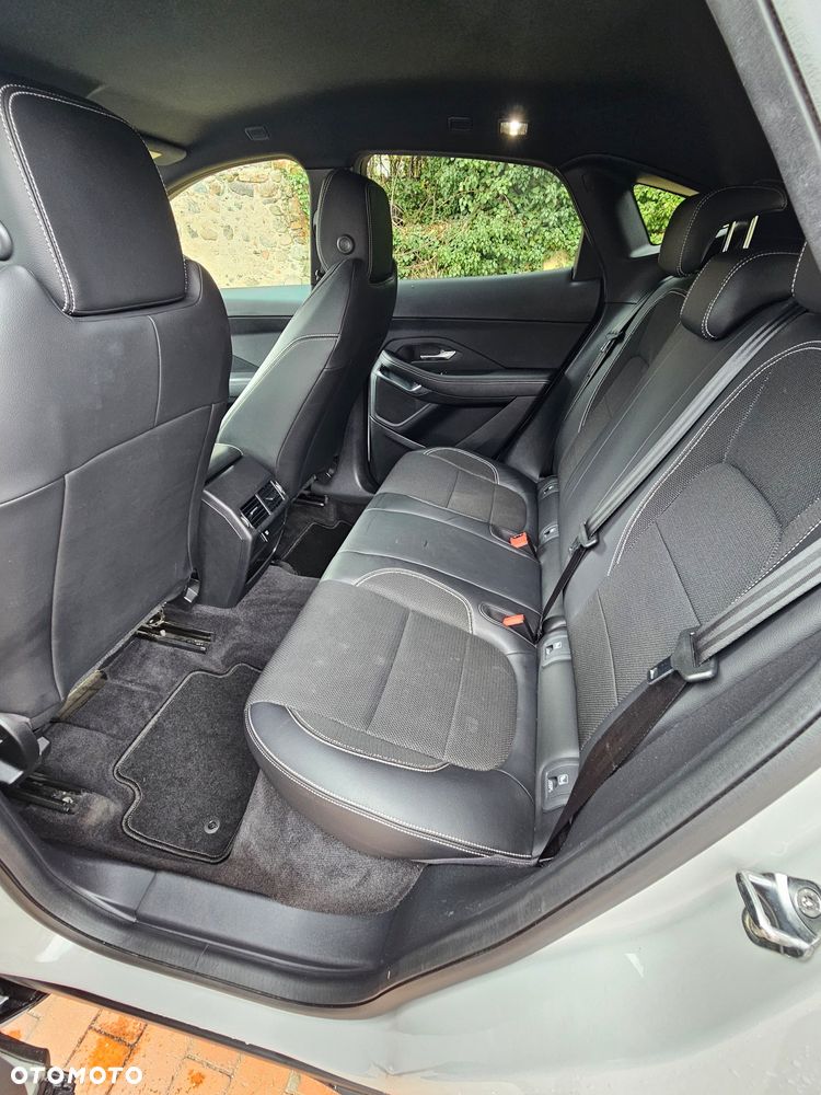 Jaguar E-Pace 2.0 i4D AWD R-Dynamic - 35
