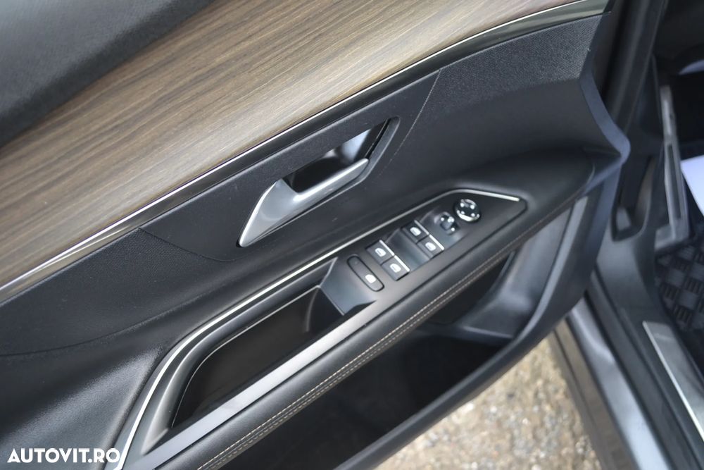 Peugeot 3008 PHEV EAT8 4X4 GT Pack - 7