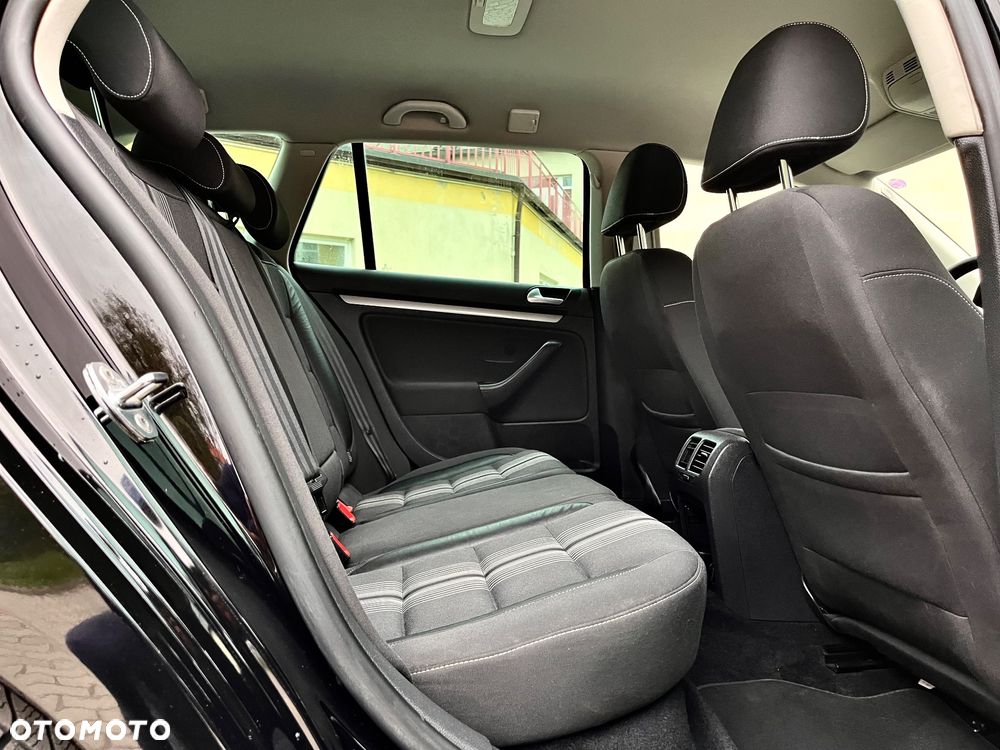 Volkswagen Golf 2.0 TDI DPF MATCH - 10