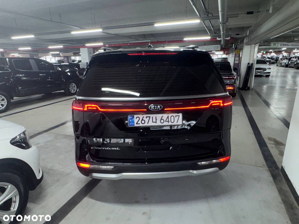 Kia Carnival - 5