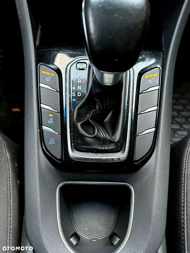 Hyundai IONIQ Plug-in hybrid Premium - 12