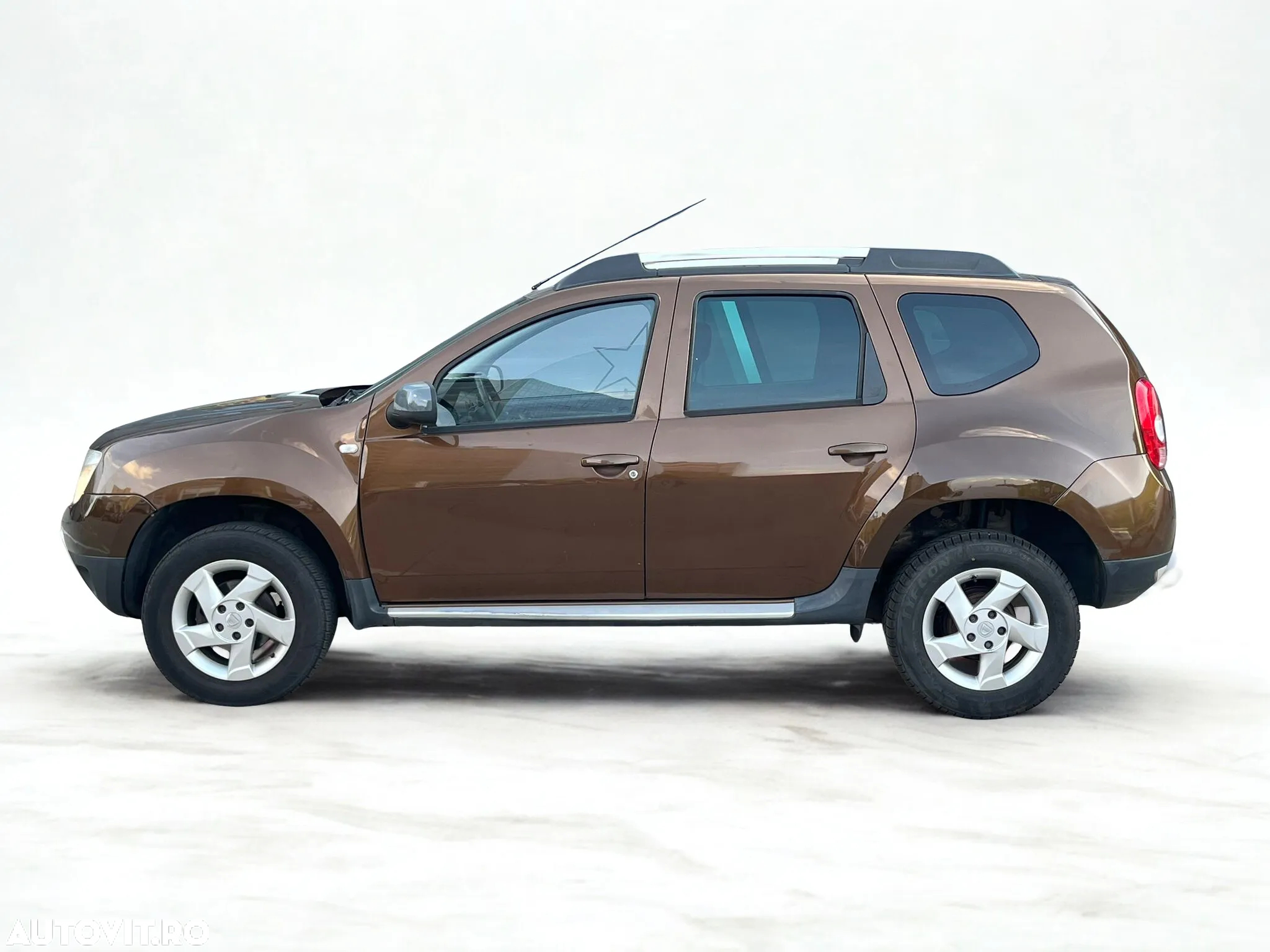 Dacia Duster 1.6 4x2 Laureate - 3