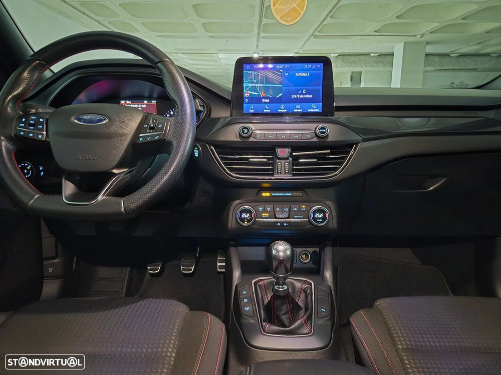 Ford Focus 1.0 EcoBoost Hybrid ST-LINE DESIGN - 9