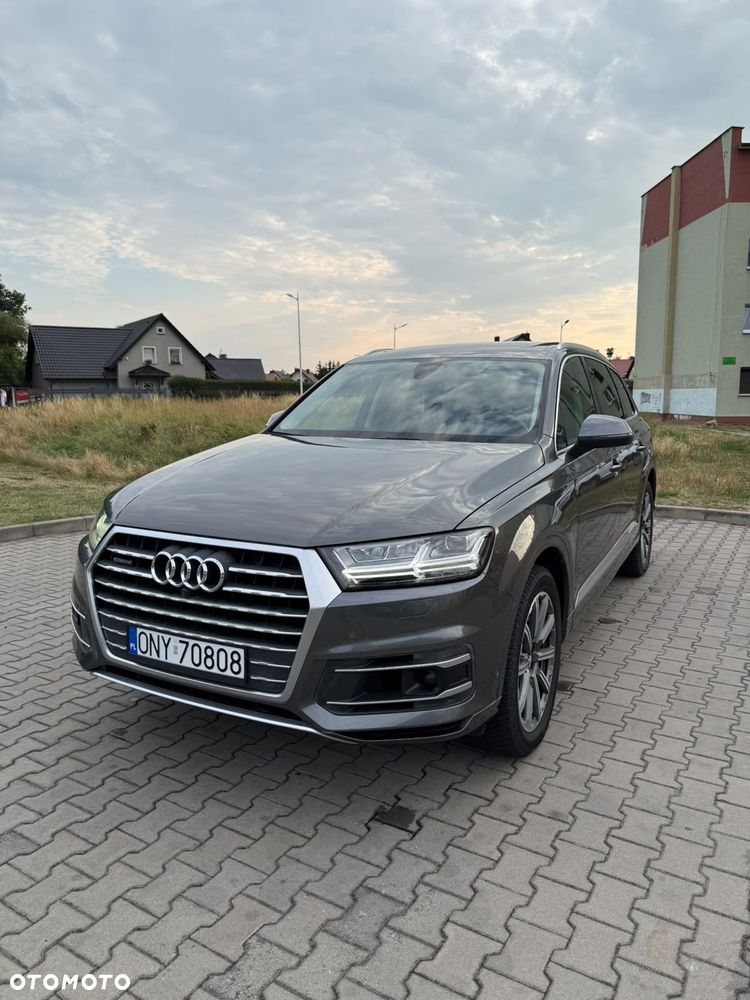 Audi Q7 - 1