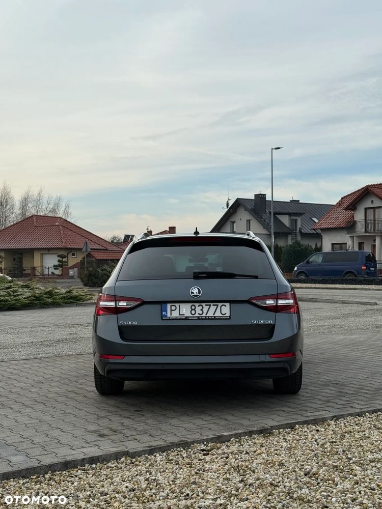 Skoda Superb 2.0 TDI Style DSG - 5