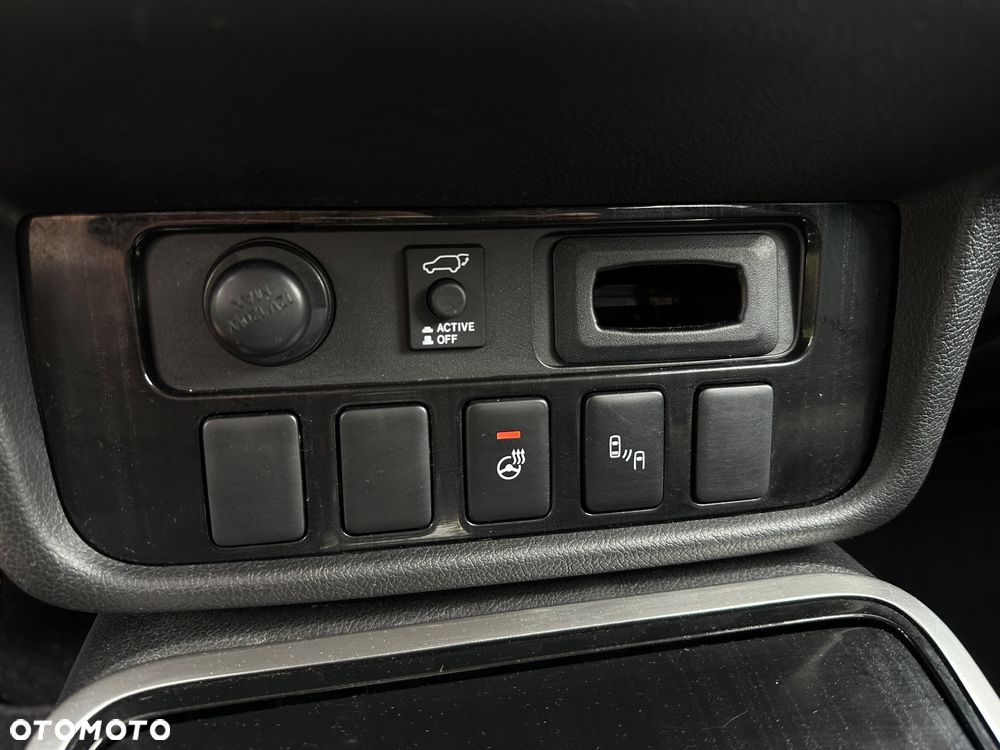 Mitsubishi Outlander Intense + - 30