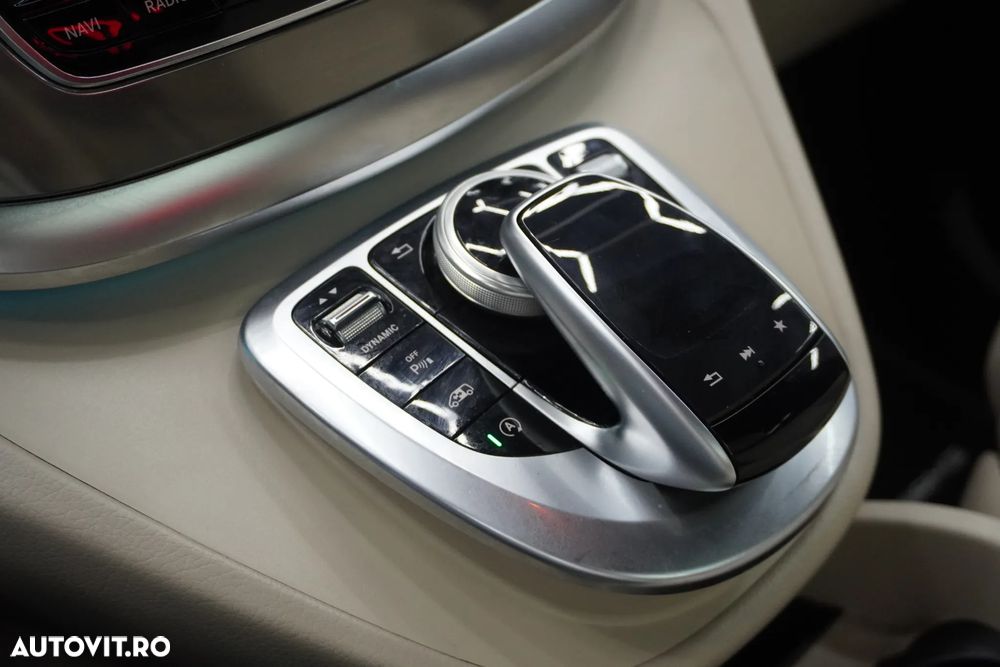 Mercedes-Benz V 300 d Lang 4Matic 9G-TRONIC Exclusive - 29