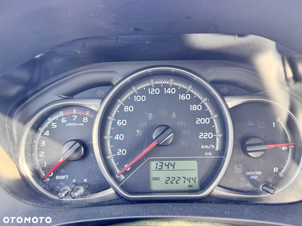 Toyota Yaris - 8