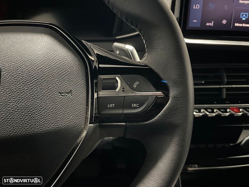 Peugeot 2008 1.2 PureTech Allure EAT8 - 11