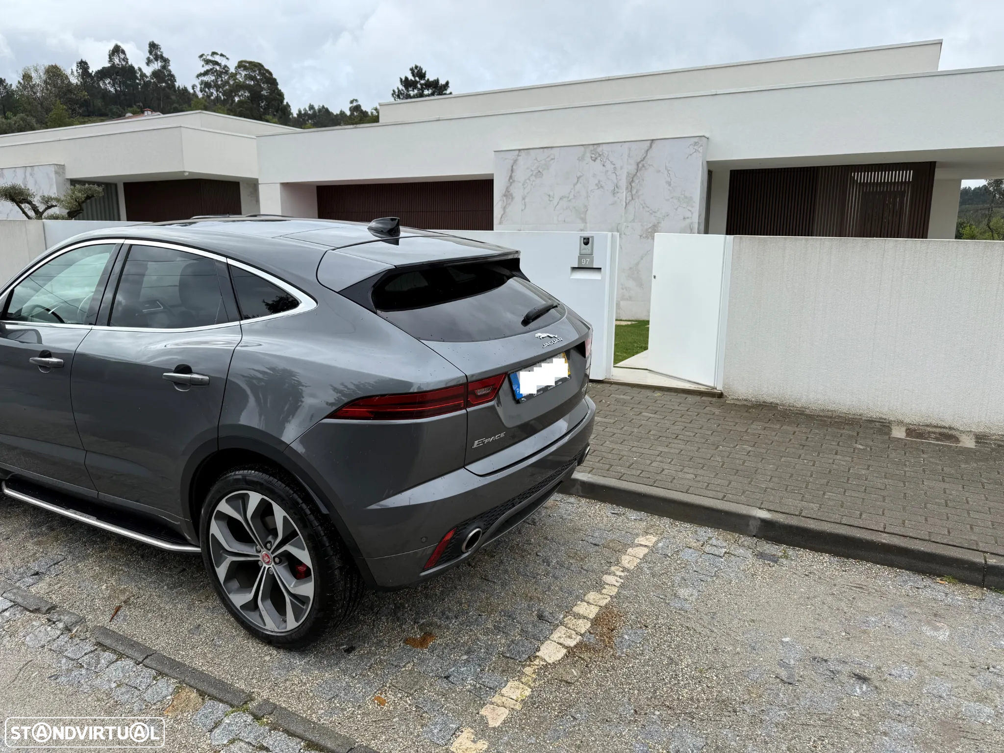 Jaguar E-Pace 2.0 i4 R-Dynamic SE AWD Aut. - 5