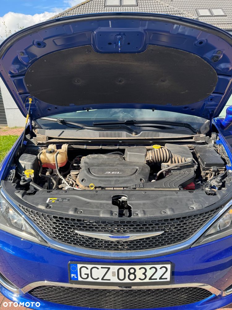 Chrysler Pacifica - 11