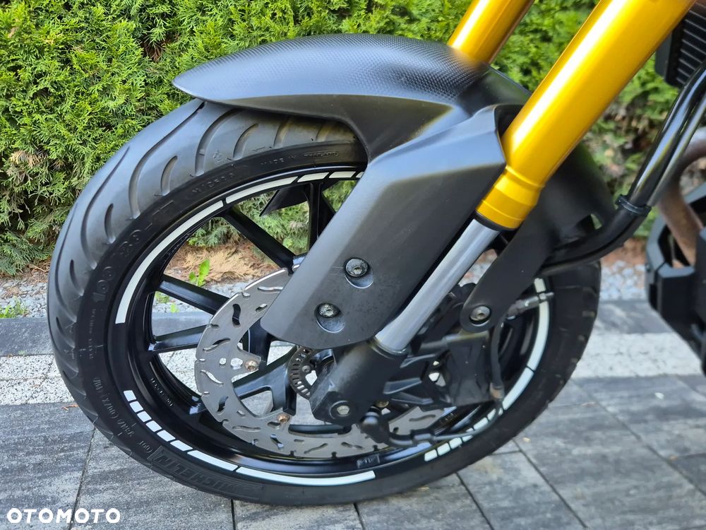 Yamaha MT - 21