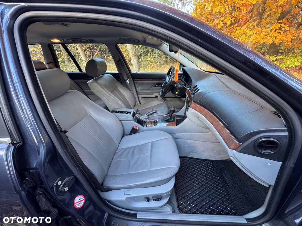 BMW Seria 5 525d - 15