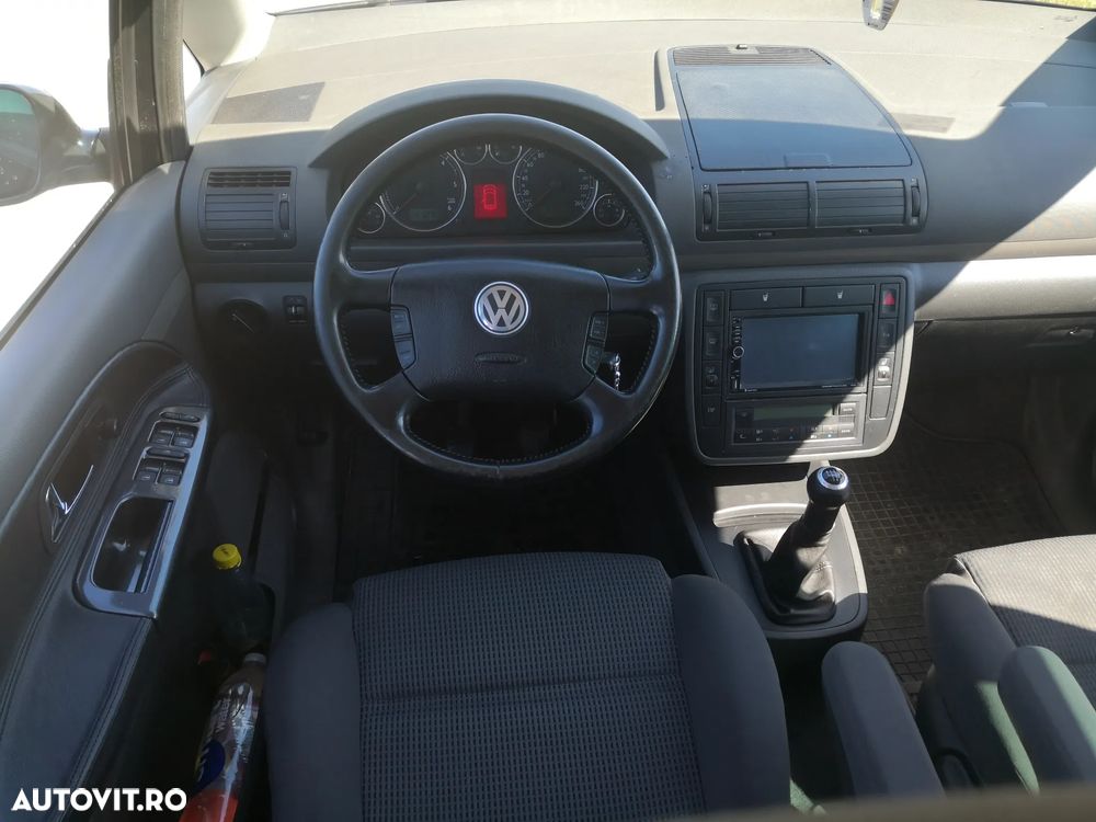 Volkswagen Sharan 1.9 TDI 4Motion Highline - 17