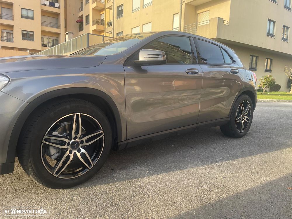 Mercedes-Benz GLA 180 - 3