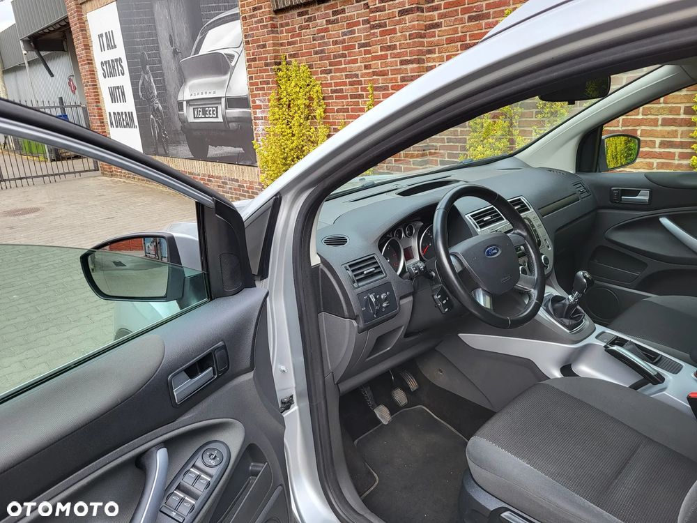 Ford Kuga - 16