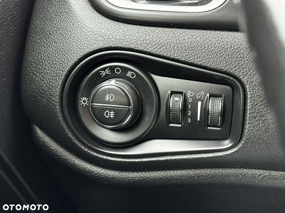 Jeep Renegade 2.0 MultiJet Limited 4WD S&S - 28