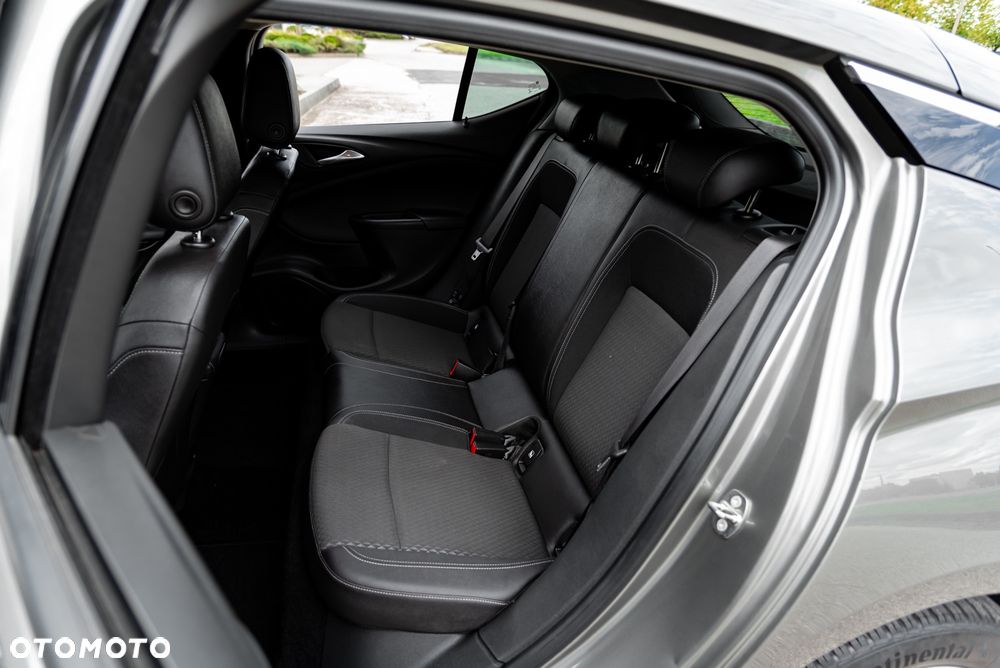 Opel Astra 1.4 T Elite S&S - 19