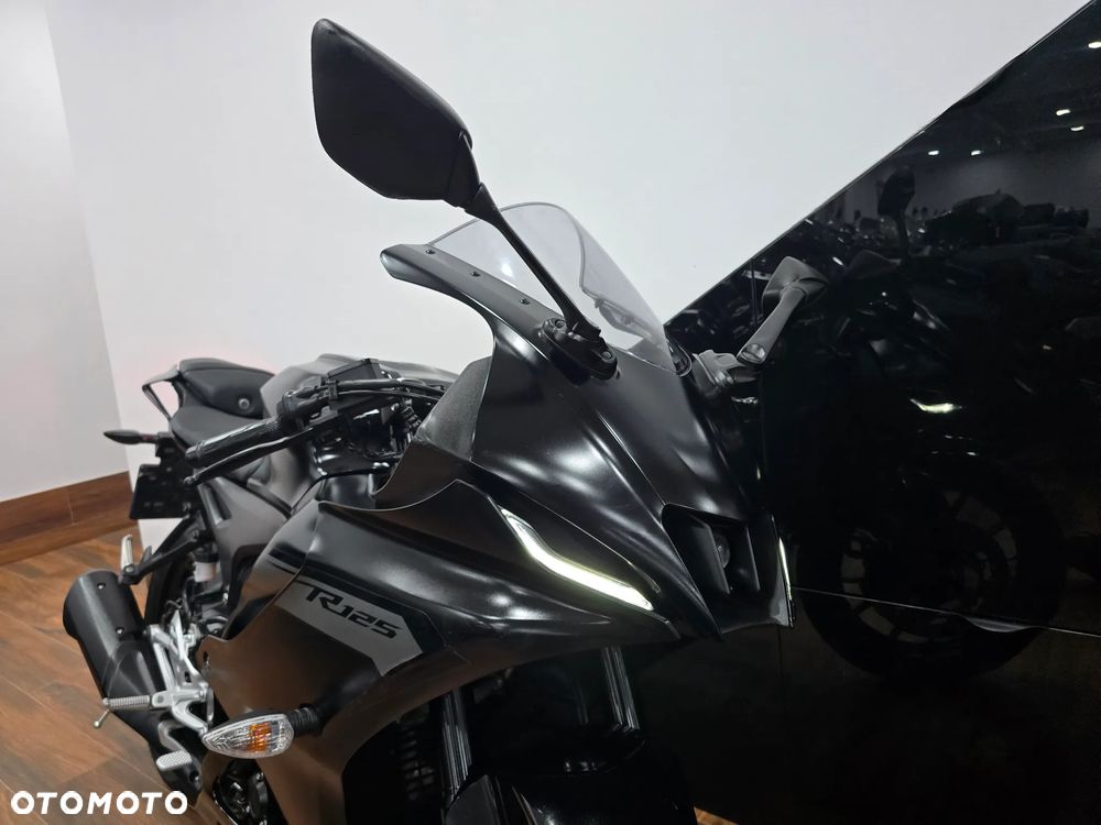 Yamaha YZF - 9