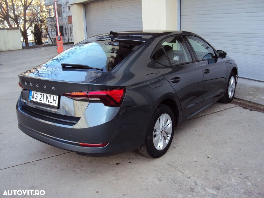 Skoda Octavia 2.0 TDI DSG Style - 3