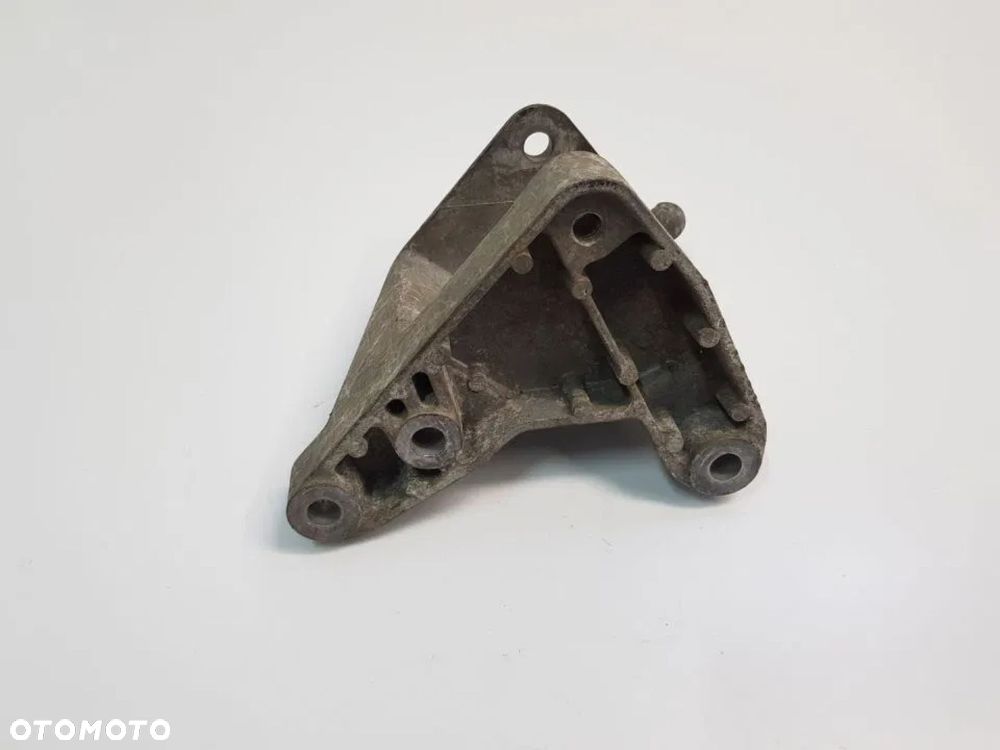 ŁAPA WSPORNIK SILNIKA OPEL INSIGNIA A 2.0 CDTI - 2