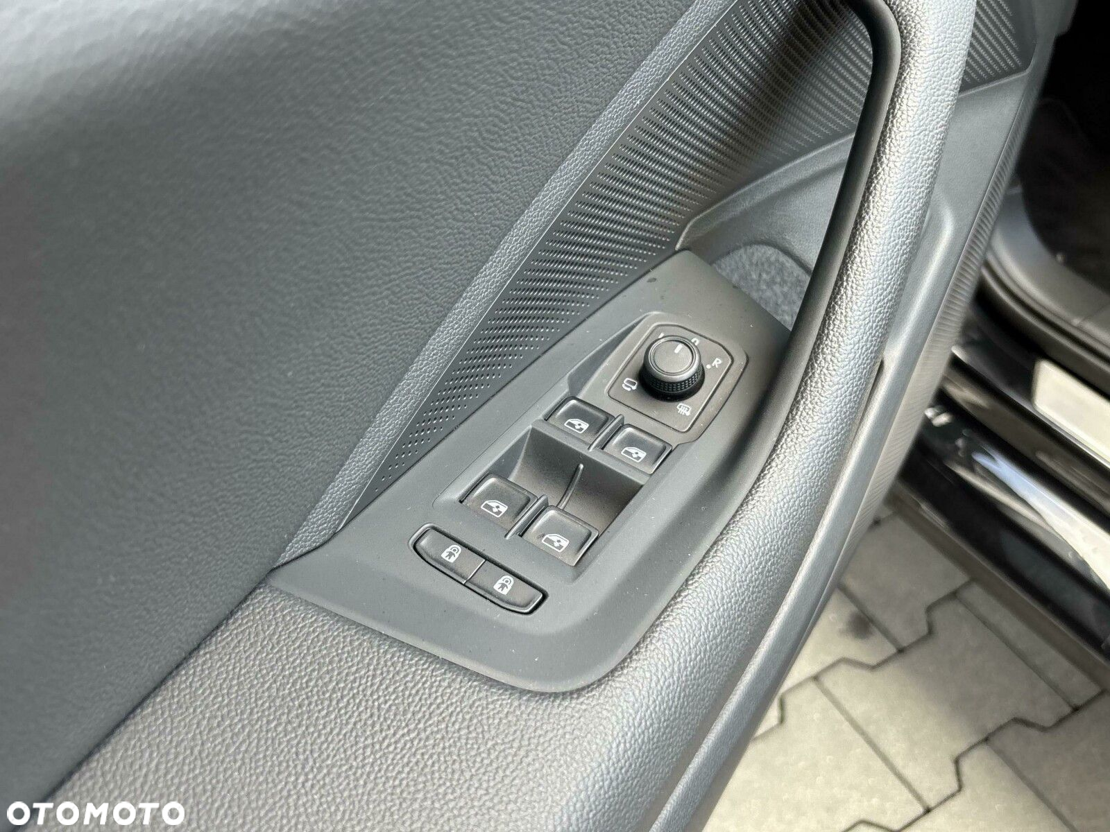 Skoda Superb 2.0 TDI SCR L&K DSG - 11