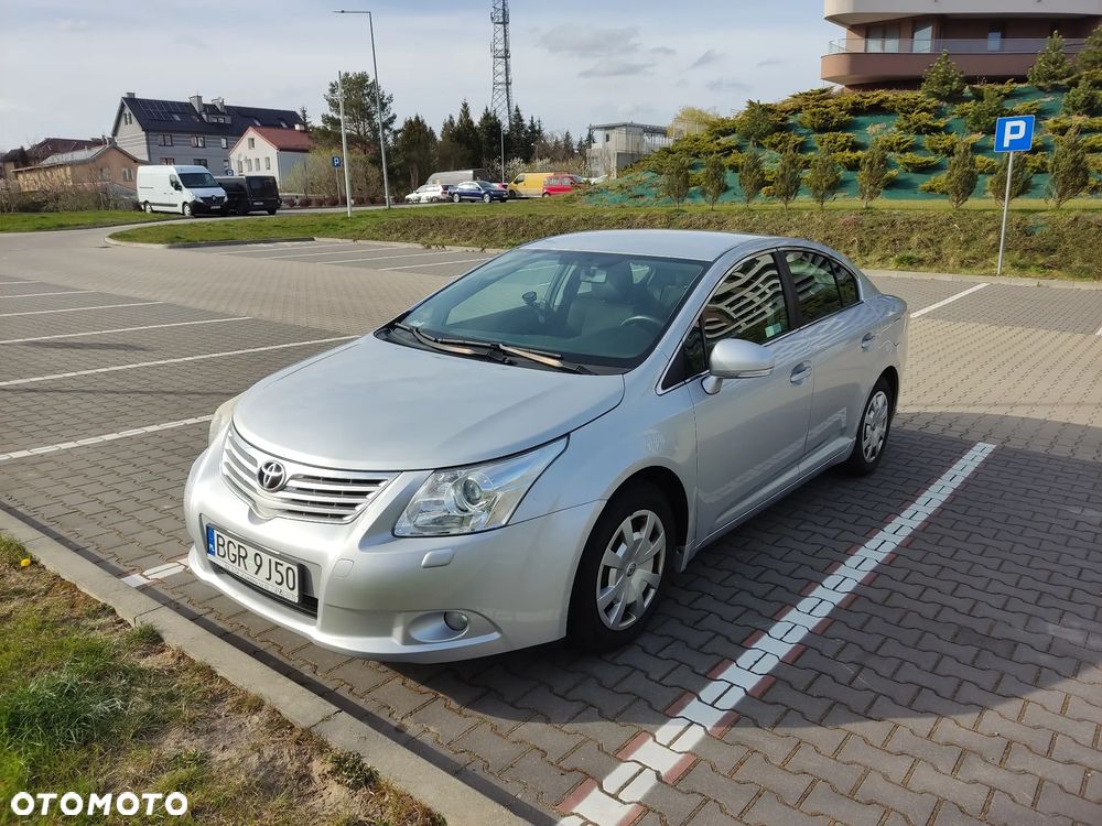 Toyota Avensis 1.6 Luna - 3