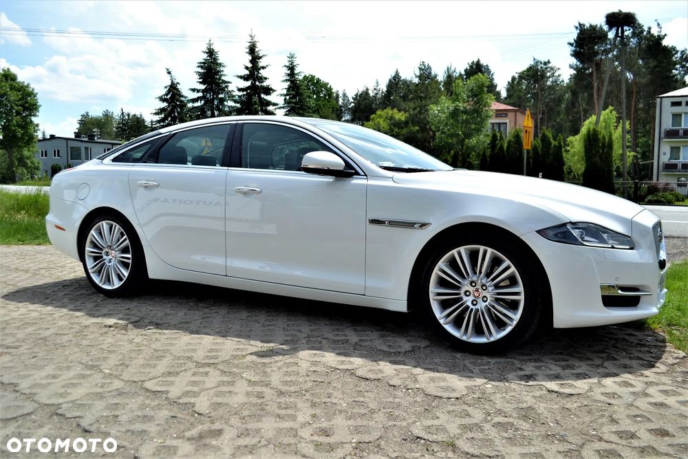 Jaguar XJ