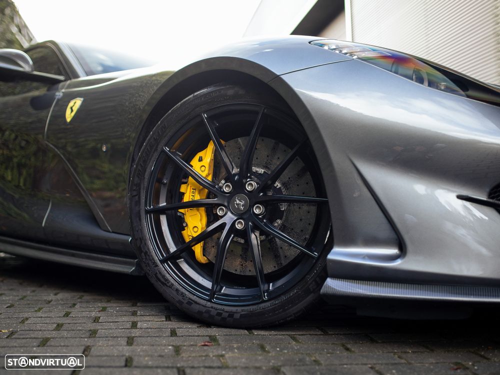 Ferrari 812 Superfast Standard - 5