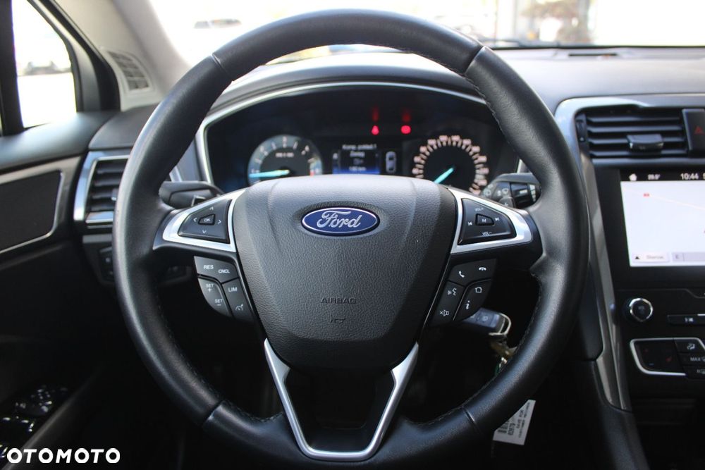 Ford Mondeo - 28