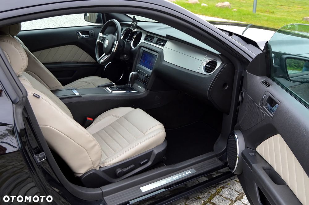 Ford Mustang 3.7 V6 Premium - 25