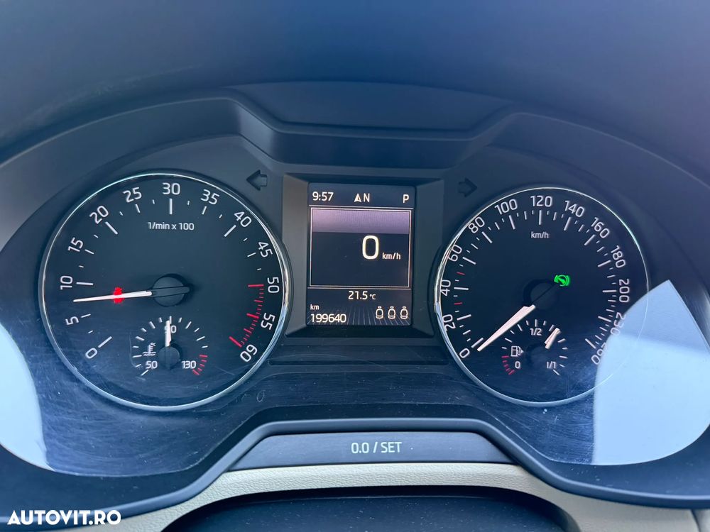 Skoda Octavia 2.0 TDI DSG Style - 11