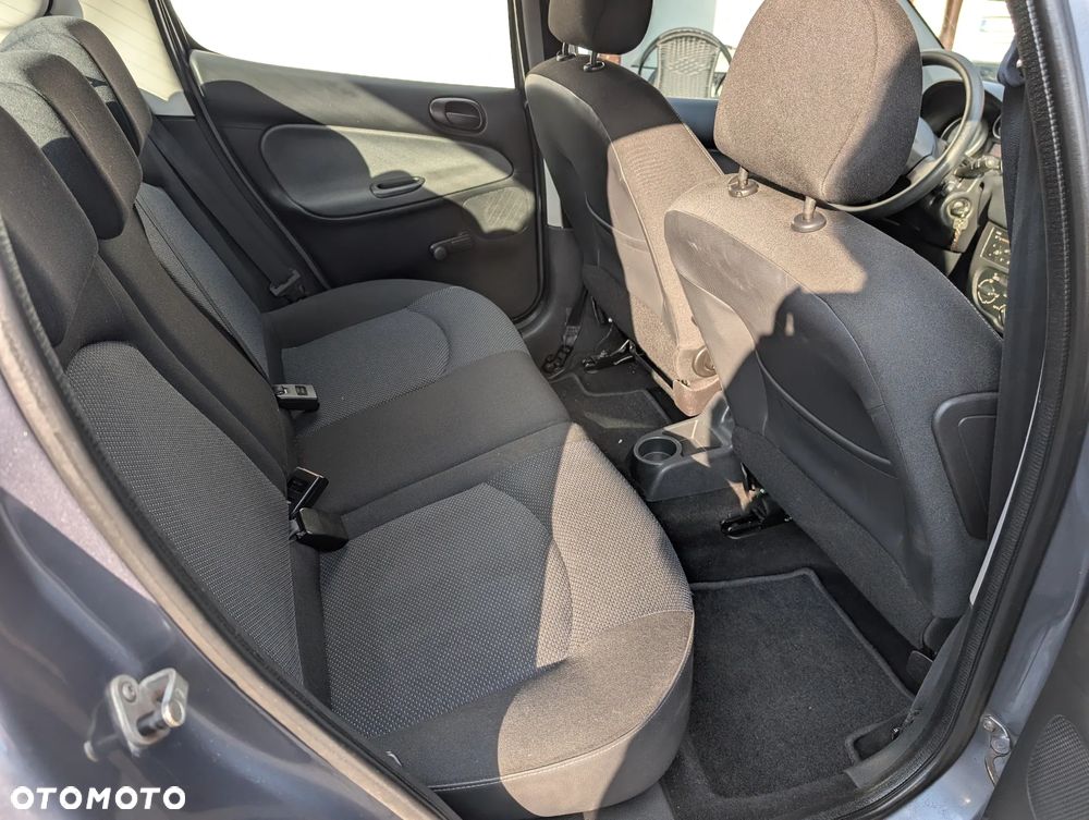 Peugeot 206 plus - 27