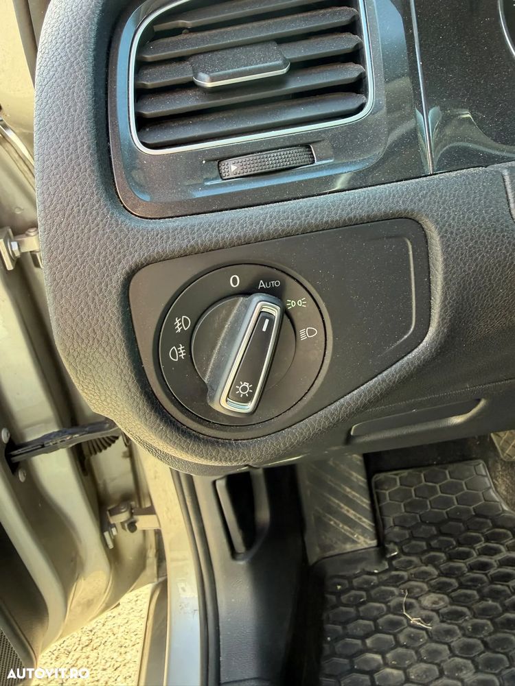 Volkswagen Golf - 12