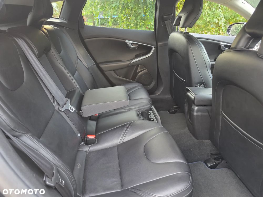 Volvo V40 D4 You - 30