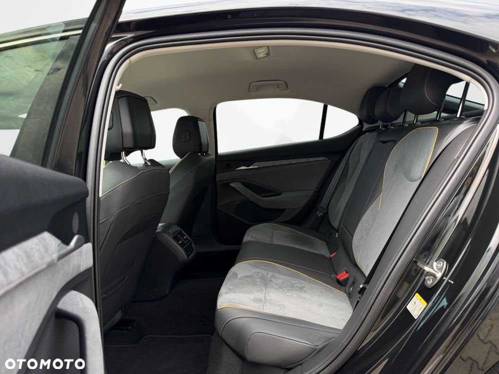 Skoda Superb 2.0 TDI SCR Selection DSG - 12