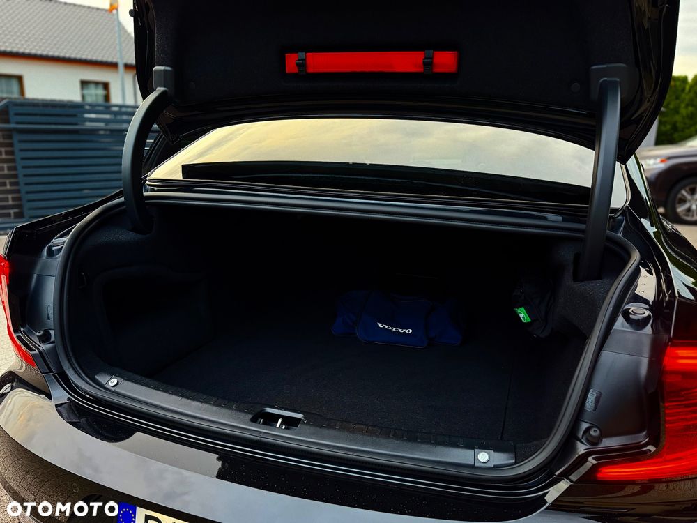 Volvo S90 B5 D AWD Inscription - 28
