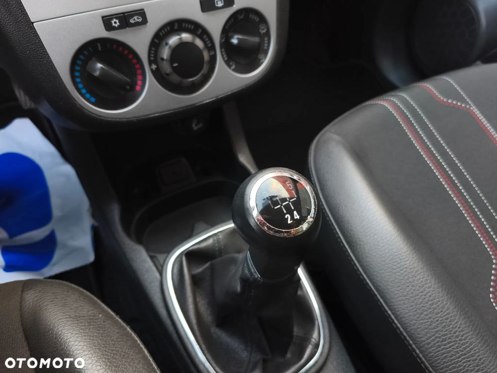 Opel Corsa 1.2 16V Cosmo - 13