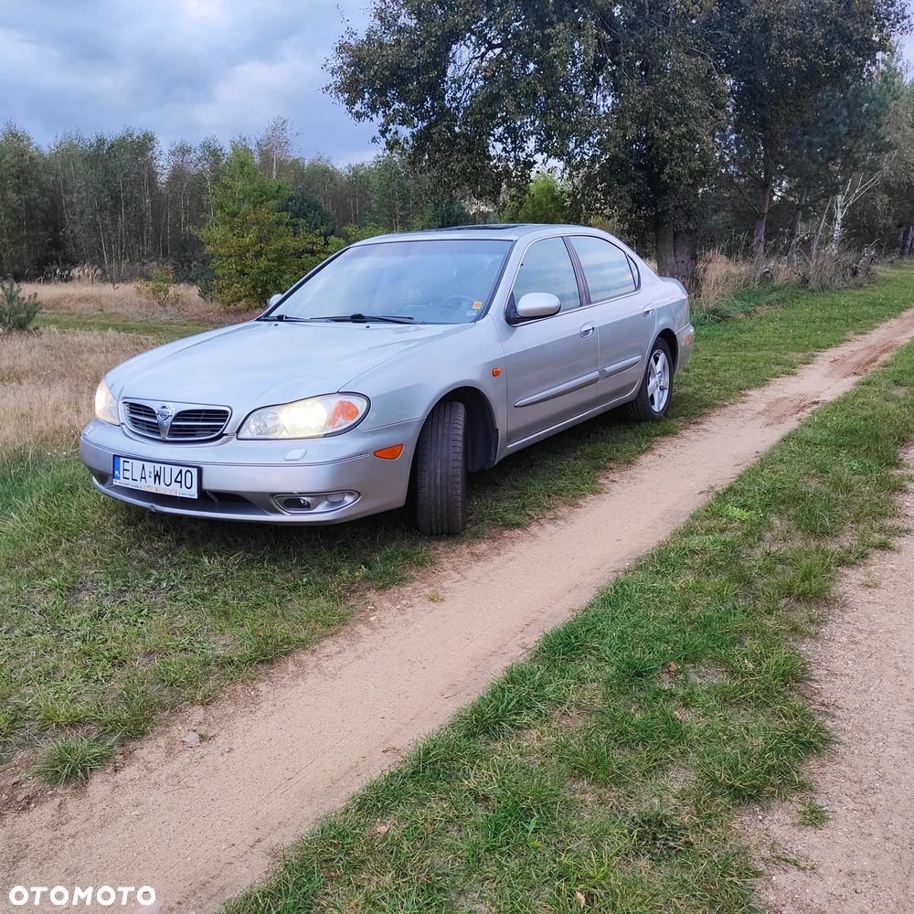 Nissan Maxima QX 3.0 - 1