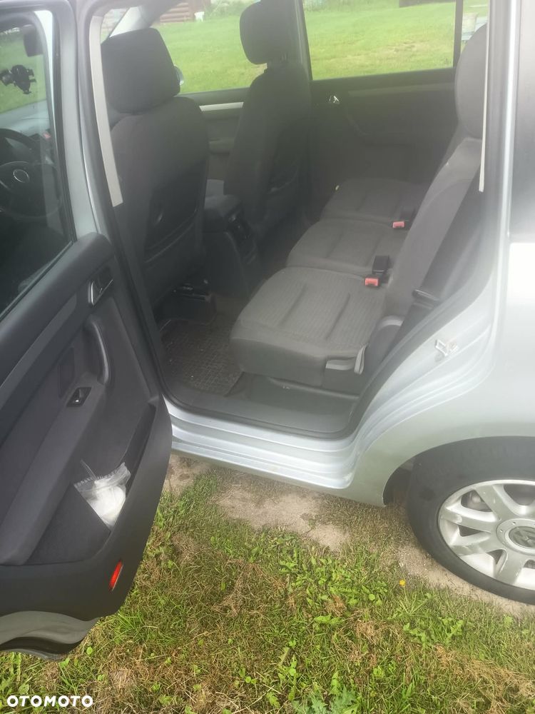 Volkswagen Touran 1.9 TDI Conceptline - 3