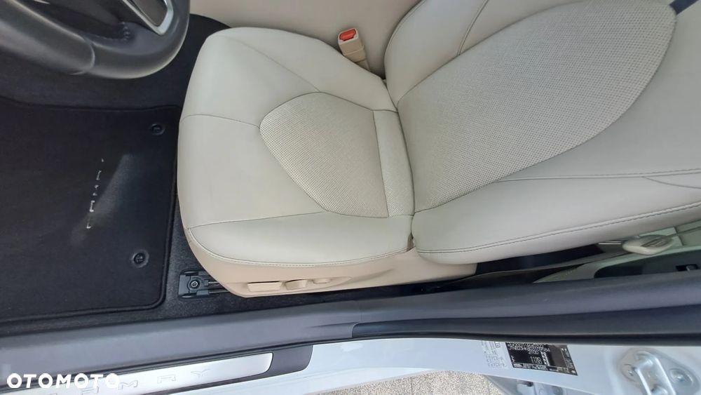 Toyota Camry 2.5 Hybrid Executive CVT - 13