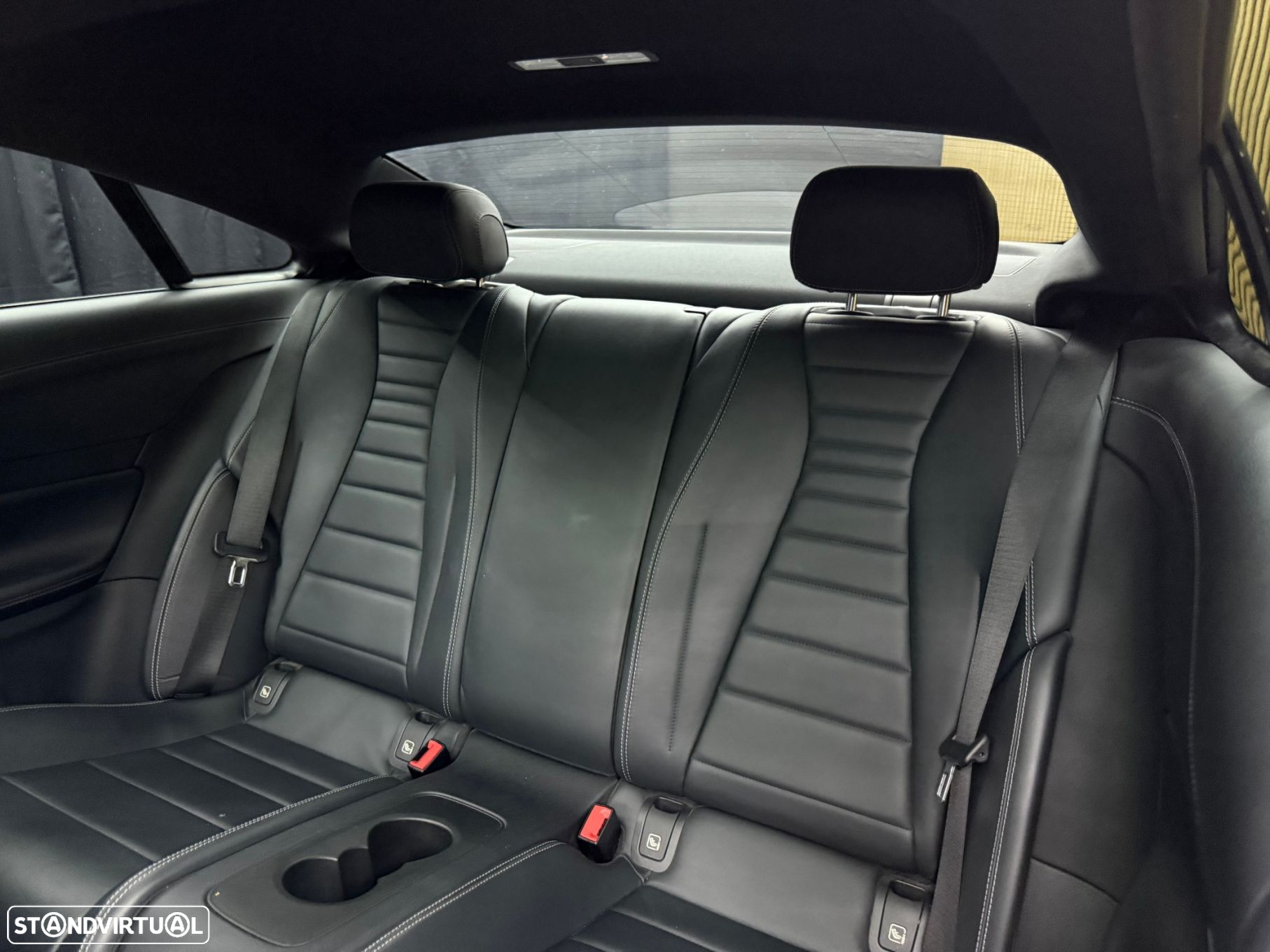 Mercedes-Benz E 220 d Coupe 9G-TRONIC AMG Line - 22