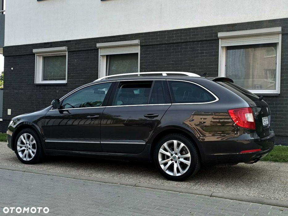 Skoda Superb 2.0 TDI DSG Exclusive - 13