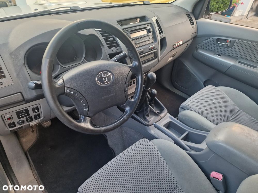 Toyota Hilux 3.0 D-4D Sol - 9