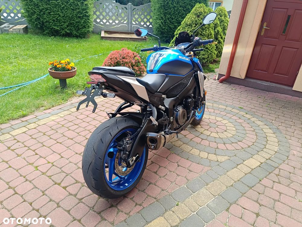 Suzuki GSX 1000 - 9