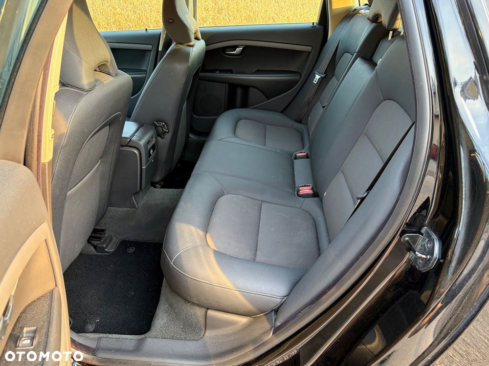 Volvo V70 2.0D Momentum - 24