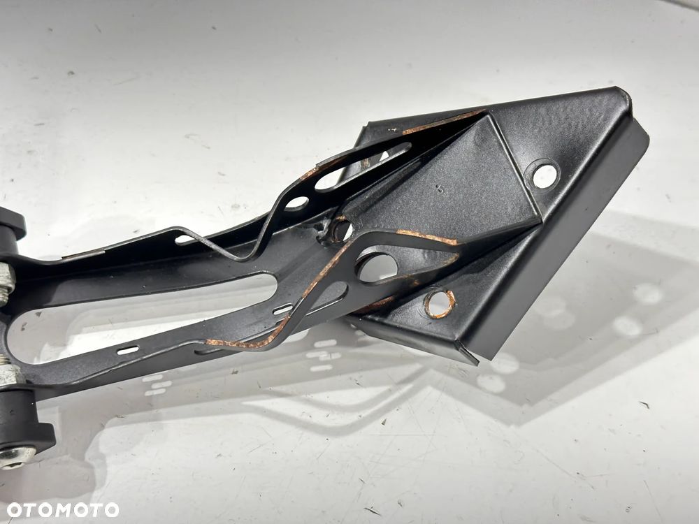 Mocowanie trzymanie tablicy rejestracyjnej Triumph Street Triple 765 - 8