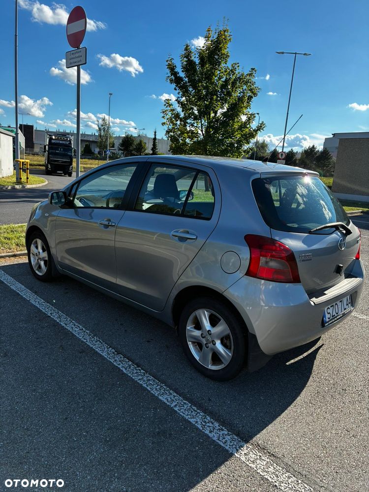 Toyota Yaris 1.3 VVT-i Cool - 3
